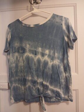 Crown Of Hearts Girls XL Blue and White Shirt